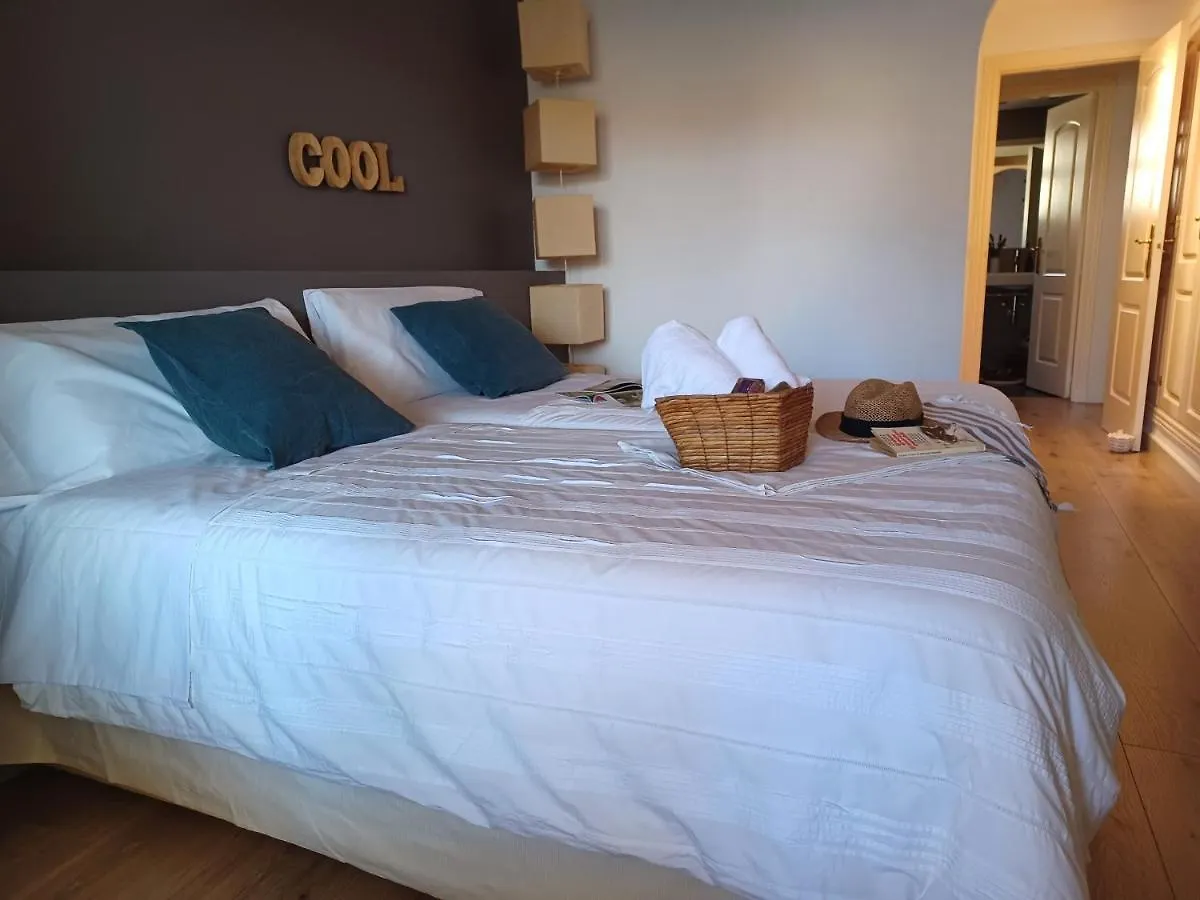Apartamento 140 M2, 400 Metros De La Playa En ベナルマデナ アパート