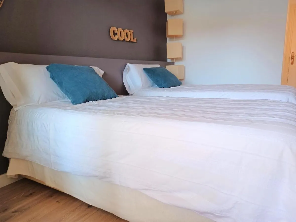 アパート Apartamento 140 M2, 400 Metros De La Playa En ベナルマデナ
